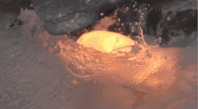 誰說玻璃磚過時了?人家不僅藝術感超強還能隔音