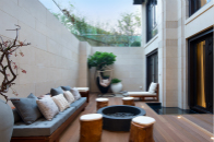 選擇涂料的時候 選擇防水性能比較好一些的